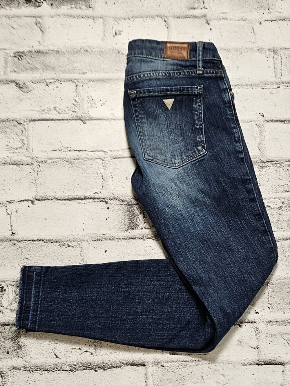 Guess Distressed Skinny Jeans Women Size 28 Dark Wash Ripped Denim